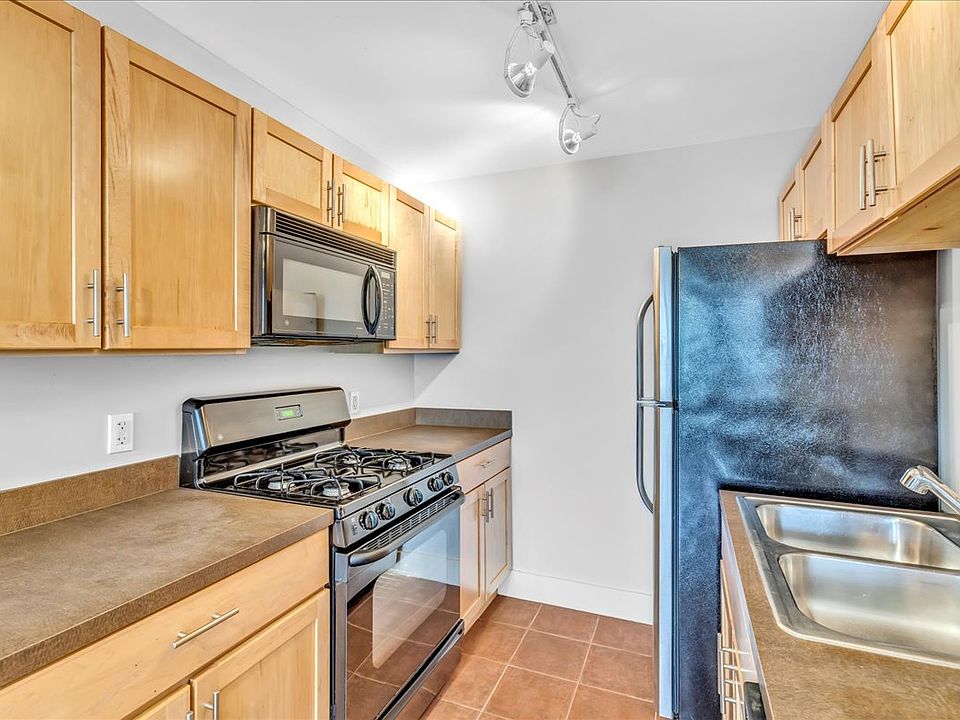 1st image of 600 Admiral Blvd #4Q