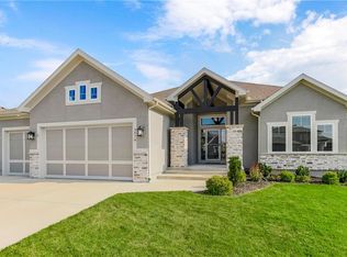 5974 N Oak Creek Ct, Kansas City, MO 64152