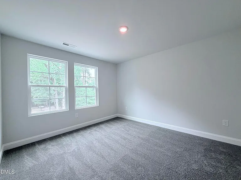824 Roane St — Photo 9