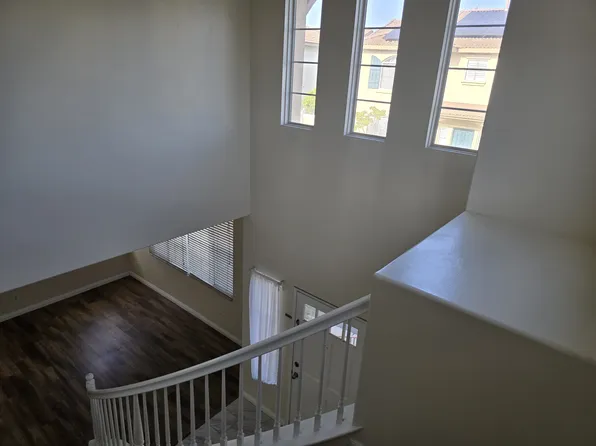 21 Greenbrier Ct, Stanton, CA 90680