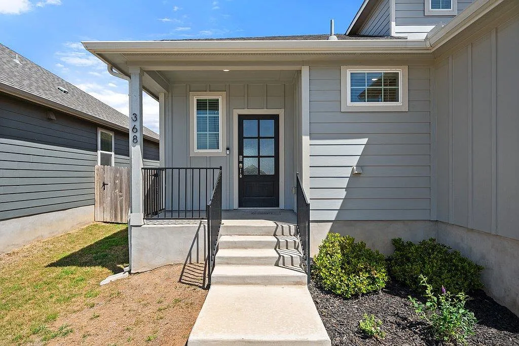 4 bed, 3.0 bath, 2232 sqft, $2,400 — Photo 4