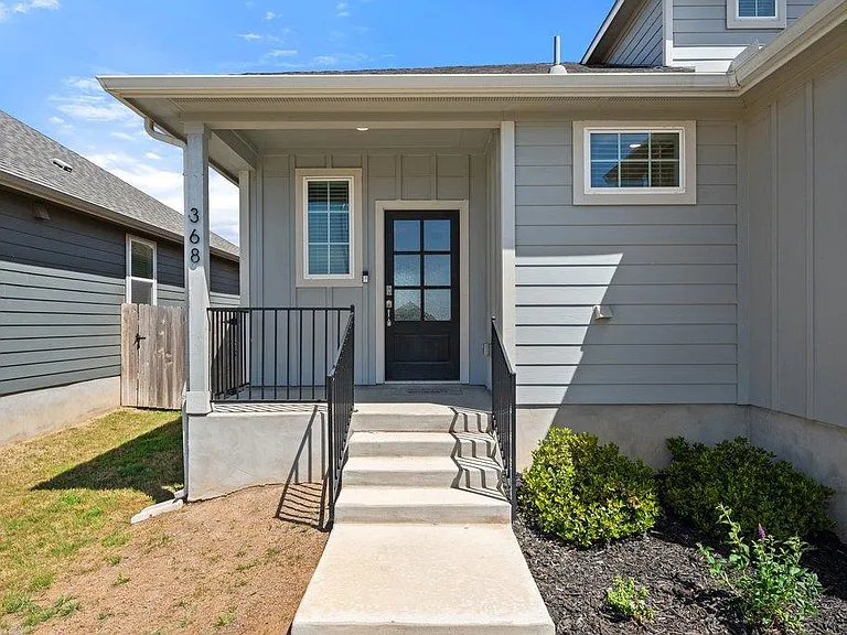 368 Banff Dr — Photo 4