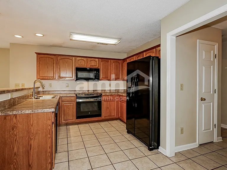 5005 Bristol Woods — Photo 4