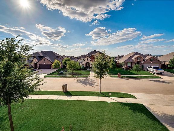 3rd image of 1011 Rockcress Dr