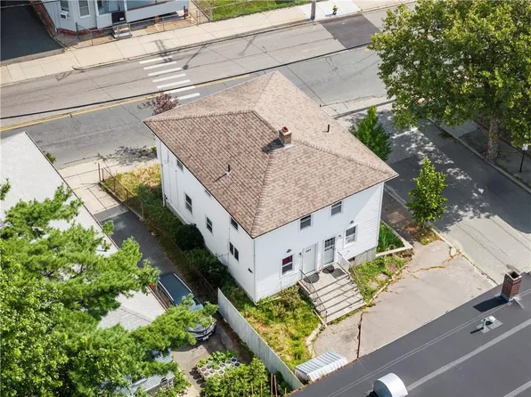 466 Admiral St, Providence, RI 02908