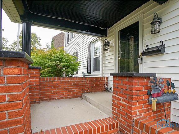 3rd image of 701 N Wayne St