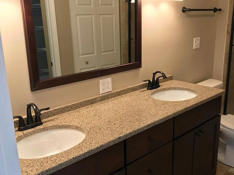1102 Devonshire Dr — Photo 12