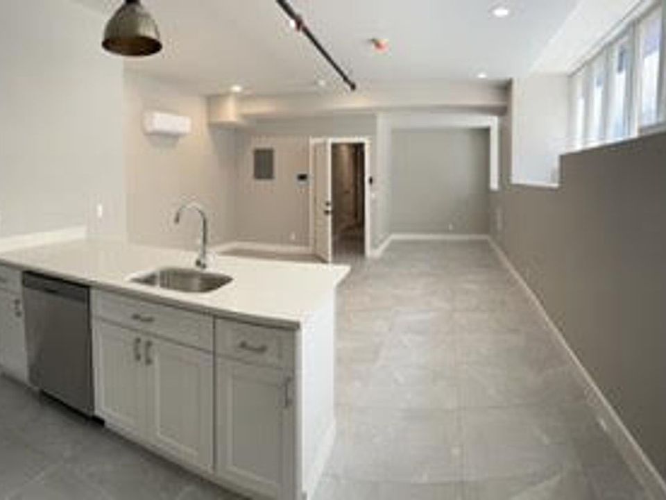 1st image of 29 N Pearl St #33553DA24