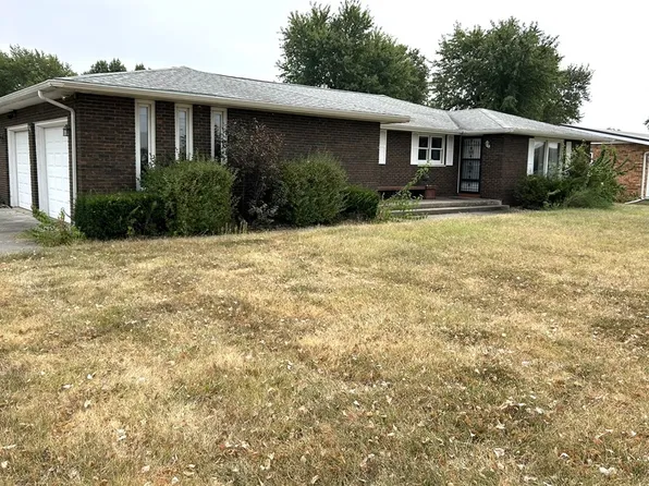 309 W Poplar Dr, Effingham, IL 62401