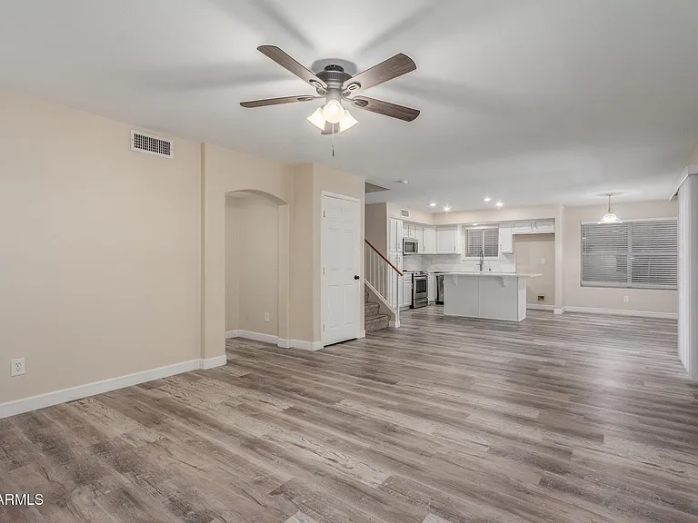12545 W Cambridge Ave — Photo 11