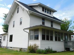 423 3rd St W, Roundup, MT 59072