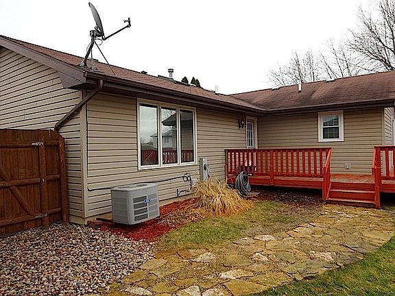 3rd image of 6607 Paul Briese Ct