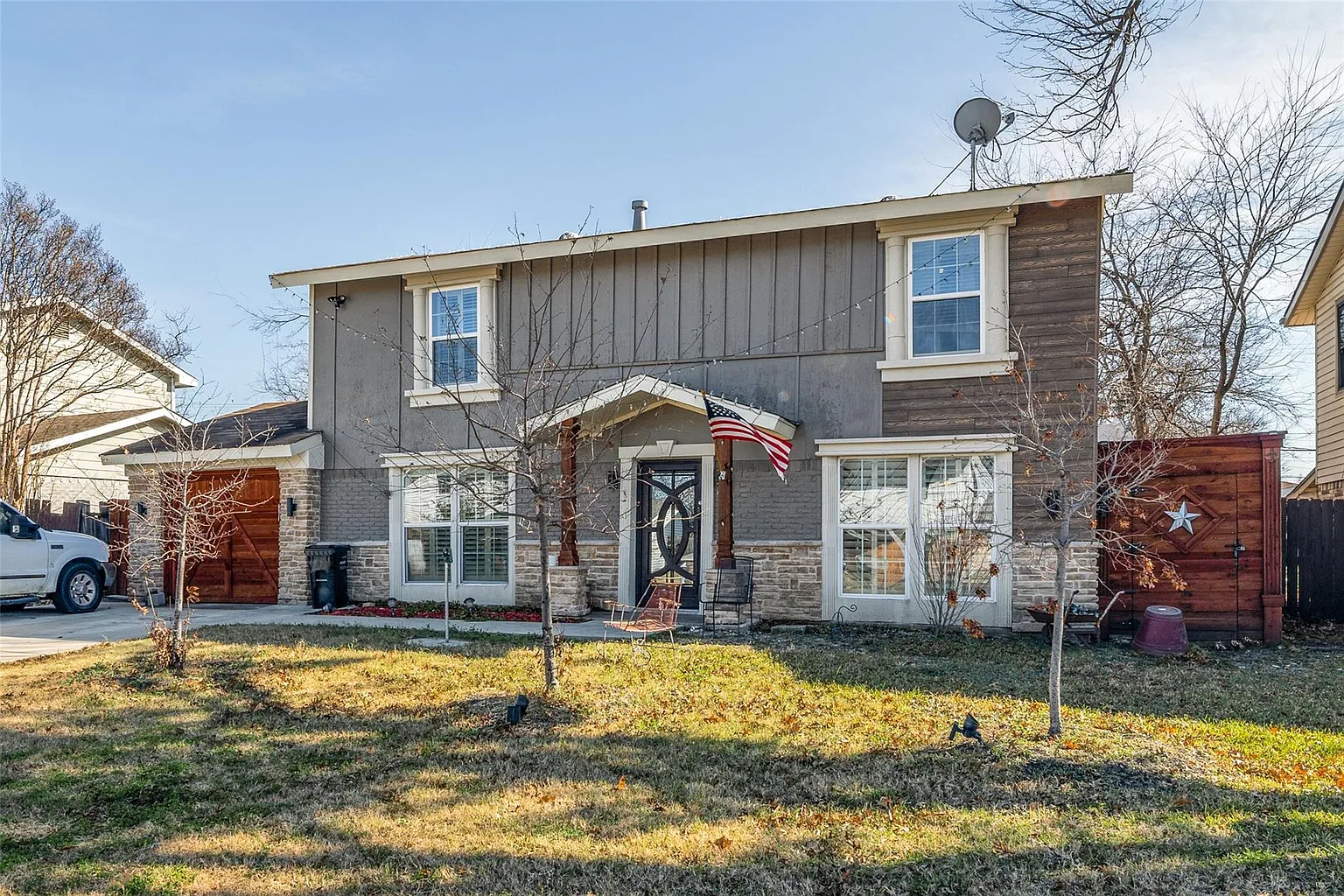 2410 Mark Dr photo 1