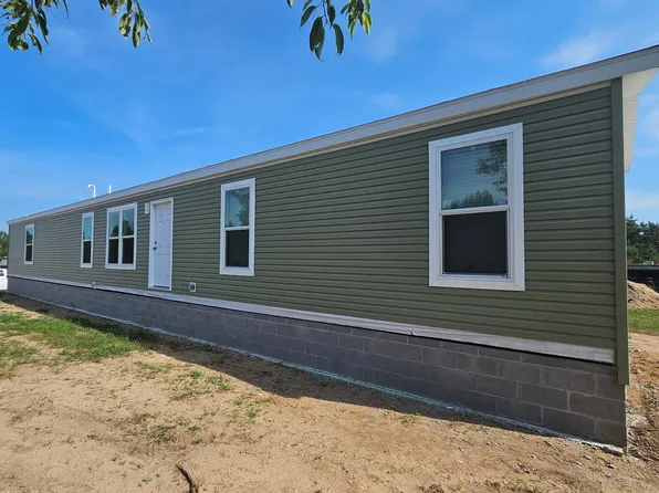 6323 Gonyer Rd SW, Fife Lake, MI 49633