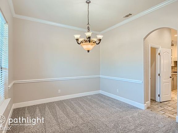 3rd image of 1325 Heritage Hill Dr