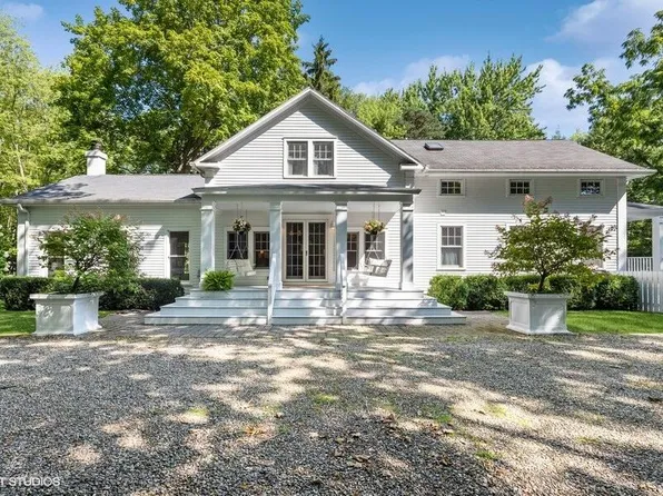 13539 Flynn Rd, Sawyer, MI 49125