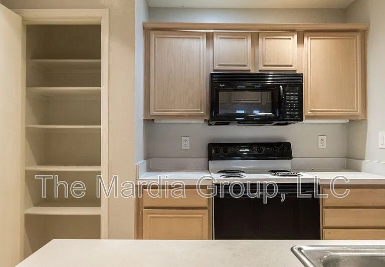 3904 Brandon Park Dr — Photo 9
