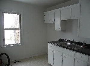 2nd image of 673 Hanford St