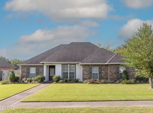 1019 Woodridge Dr, Breaux Bridge, LA 70517