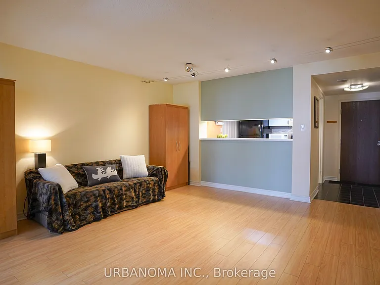 717 Bay St #409 — Photo 6