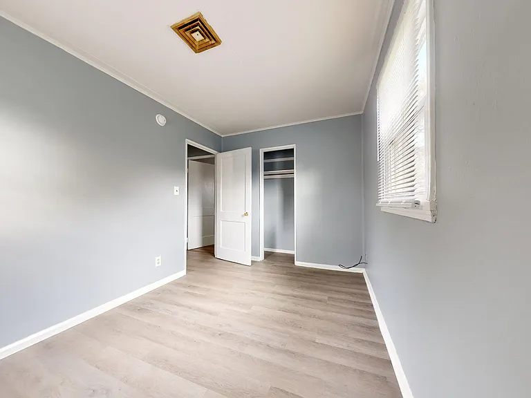 393 Spayer Ln — Photo 5