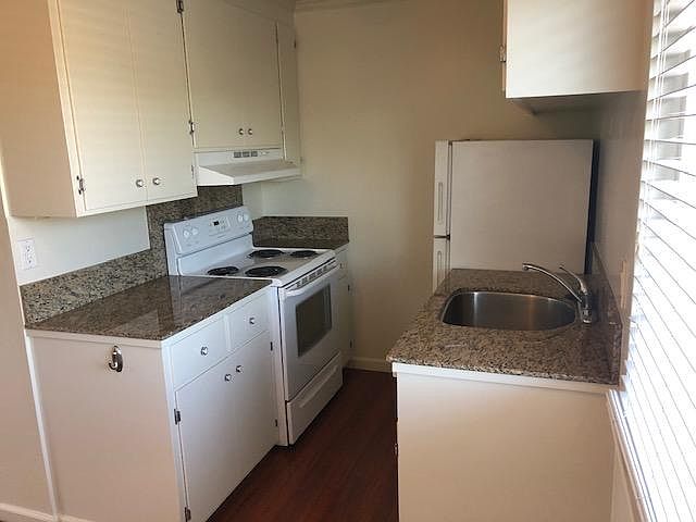 2nd image of 585 W Iowa Ave #4