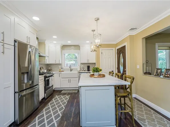 381 Burgher Avenue image 9 of 41