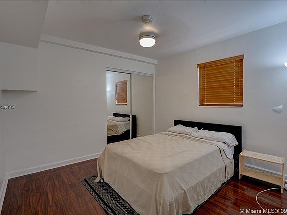5th image of 3242 Mary St APT S213
