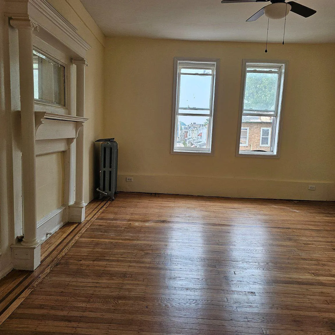 3 bed, 1.0 bath, 2310 sqft, $1,595 — Photo 1