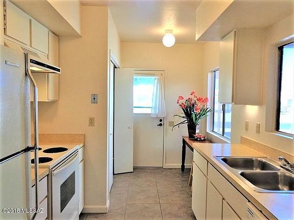 4th image of 412 N Calle De Las Profetas