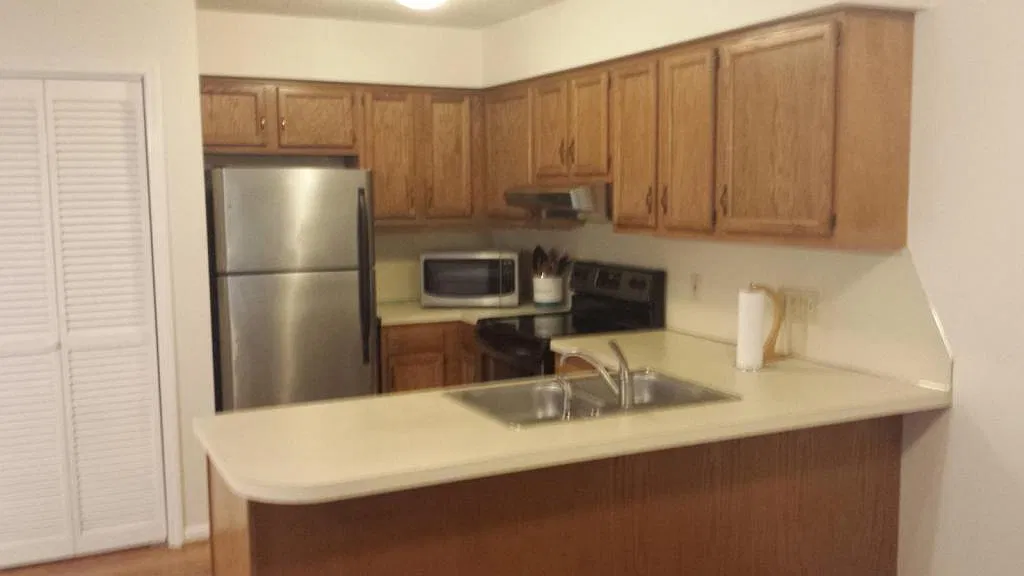 126-B West Victoria Ct. — Photo 2