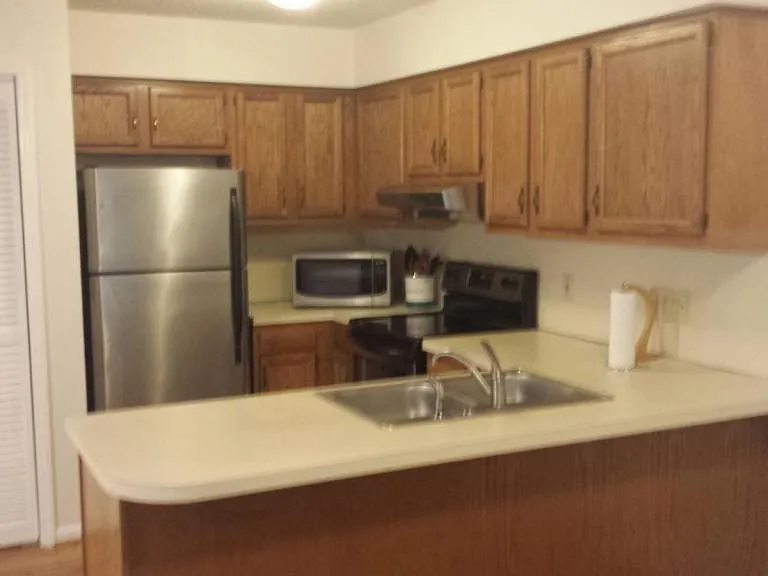 126B W Victoria Ct — Photo 2