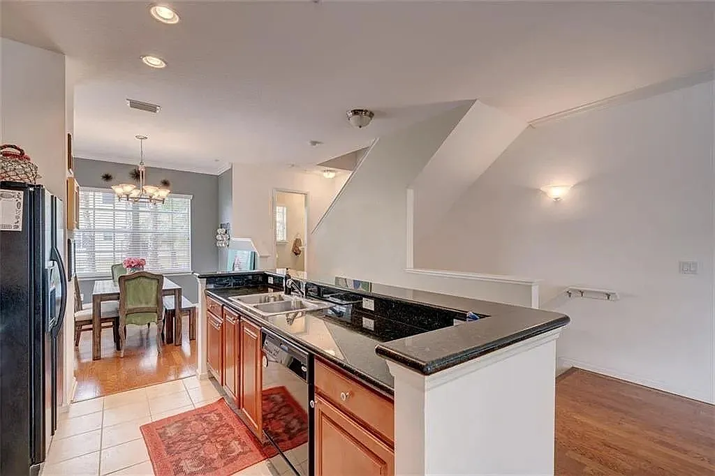 500 Jasmine Way — Photo 2