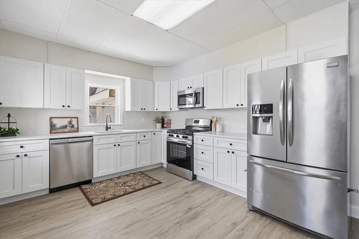 3 bed, 1535 sqft, $2,195 — Photo 1