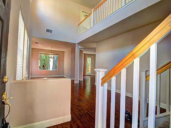 2nd image of 1716 Wayne Cir
