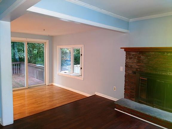 Livingroom to diningroom