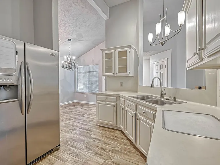 2235 Sentinal Oaks St — Photo 9