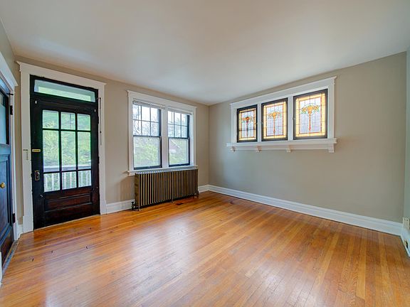 4th image of 4536 Shenandoah Ave APT 2F