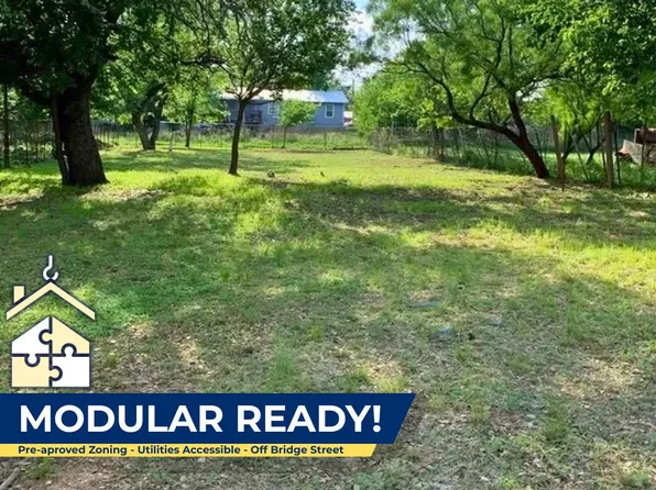 1308 S Melville St, Brady, TX 76825