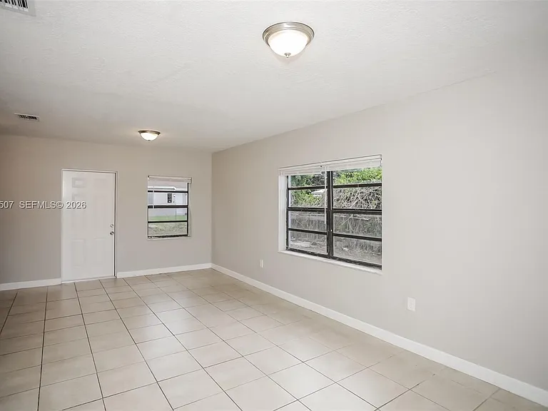 14640 Tyler St — Photo 9