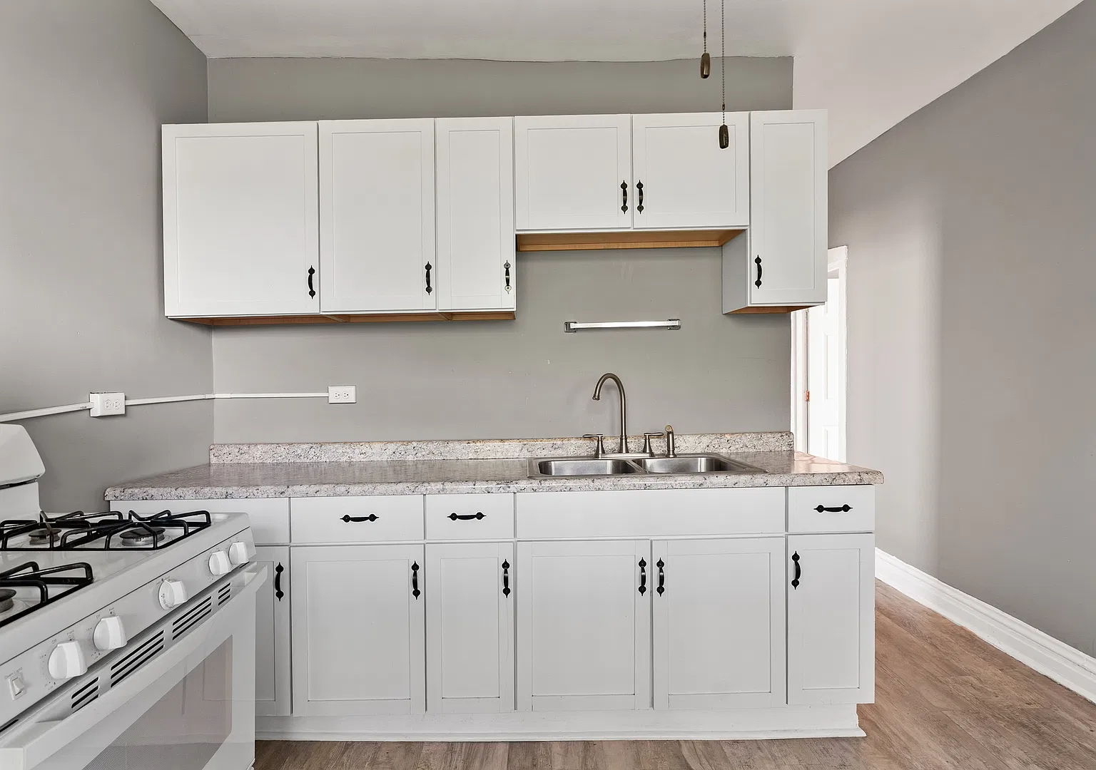 3 bed, 1200 sqft, $1,950 — Photo 3