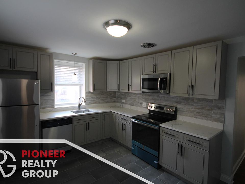 1st image of 6120 N Kenmore Ave #3W