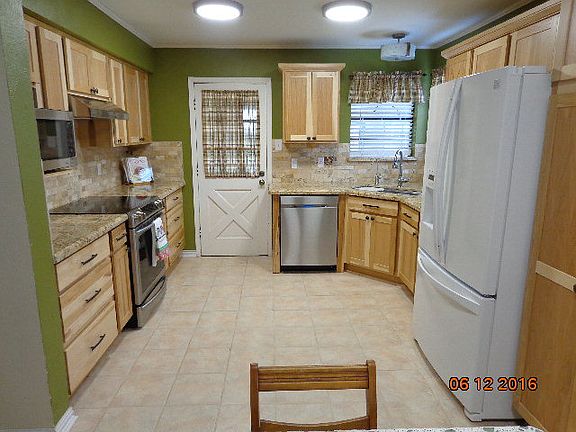 4th image of 1213 Palm Ave