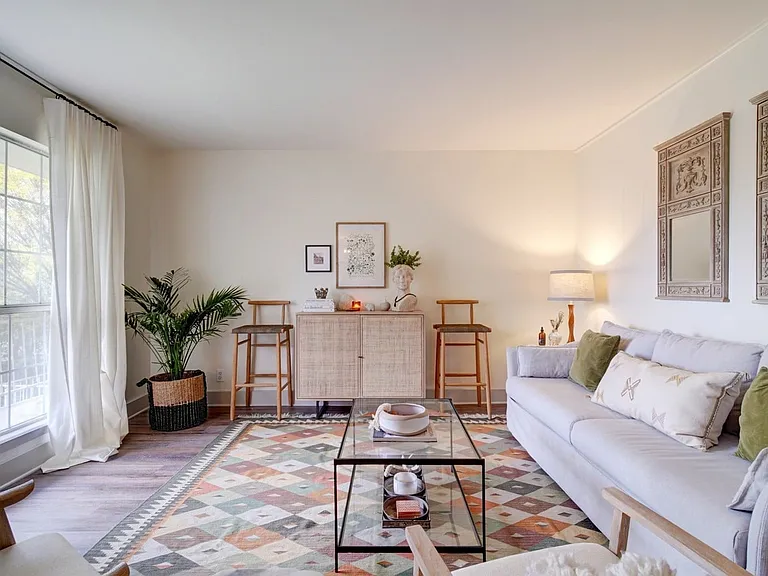 5609 Woodrow Ave #203 — Photo 5
