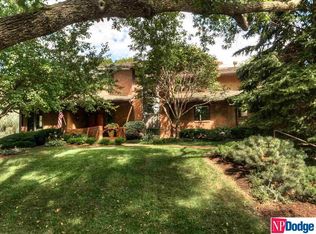 9720 Brentwood Rd, Omaha, NE 68114