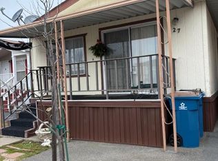 27 Golden Inn Way, Rancho Cordova, CA 95670