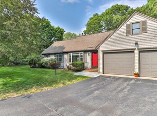 20 Cedar Point Cir, Centerville, MA 02632