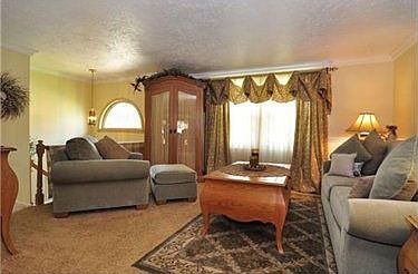 2nd image of 1930 Strawbridge Dr