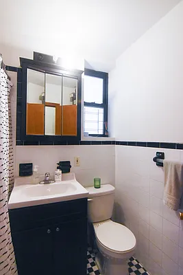 Rented by The Agency | media 12