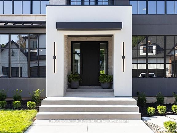 3rd image of 6 Fedorkow Lane St